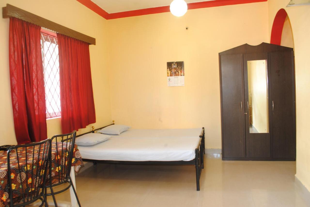 Joe And Marietta's Calangute